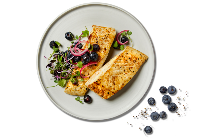 https://www.alaskaseafood.org/wp-content/uploads/Grilled-halibut-and-blueberry-salad.png